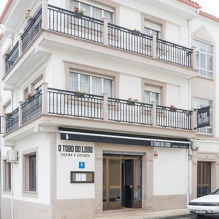 O Tobo Do Lobo Hotel Melide Exterior photo